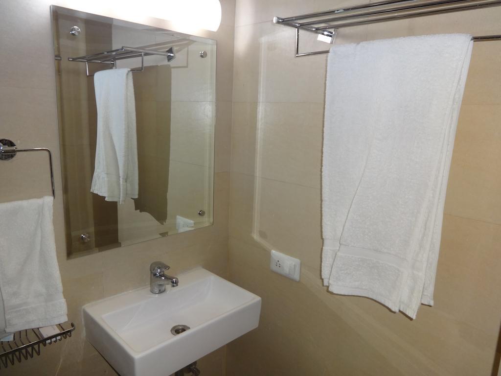 Hotel Grace New Delhi Kamer foto